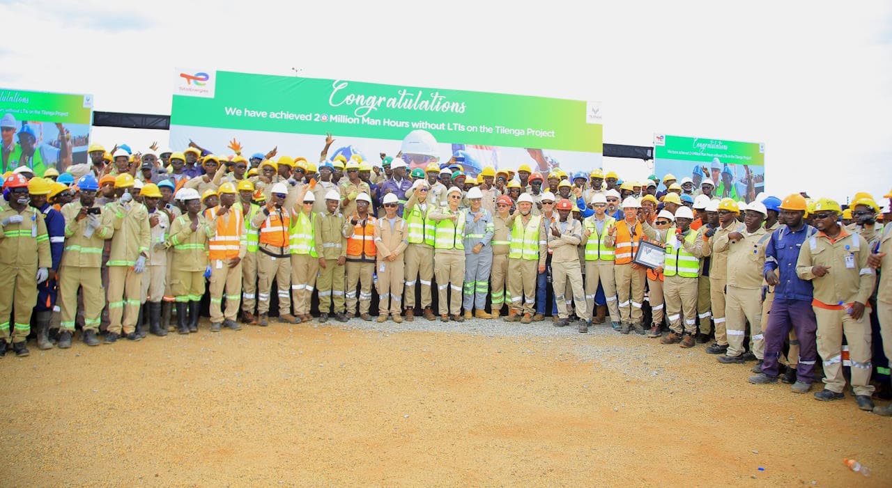 Group photo on a petroleum drilling project